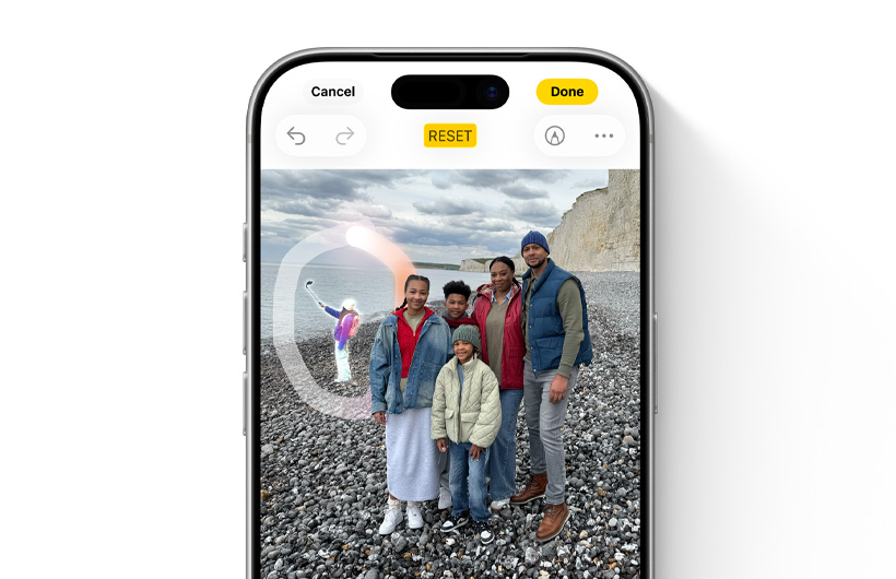 Interface da ferramenta Limpar a mostrar um objeto destacado no fundo de uma fotografia selecionado para ser removido